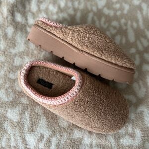 Rachel Roy platform slippers!